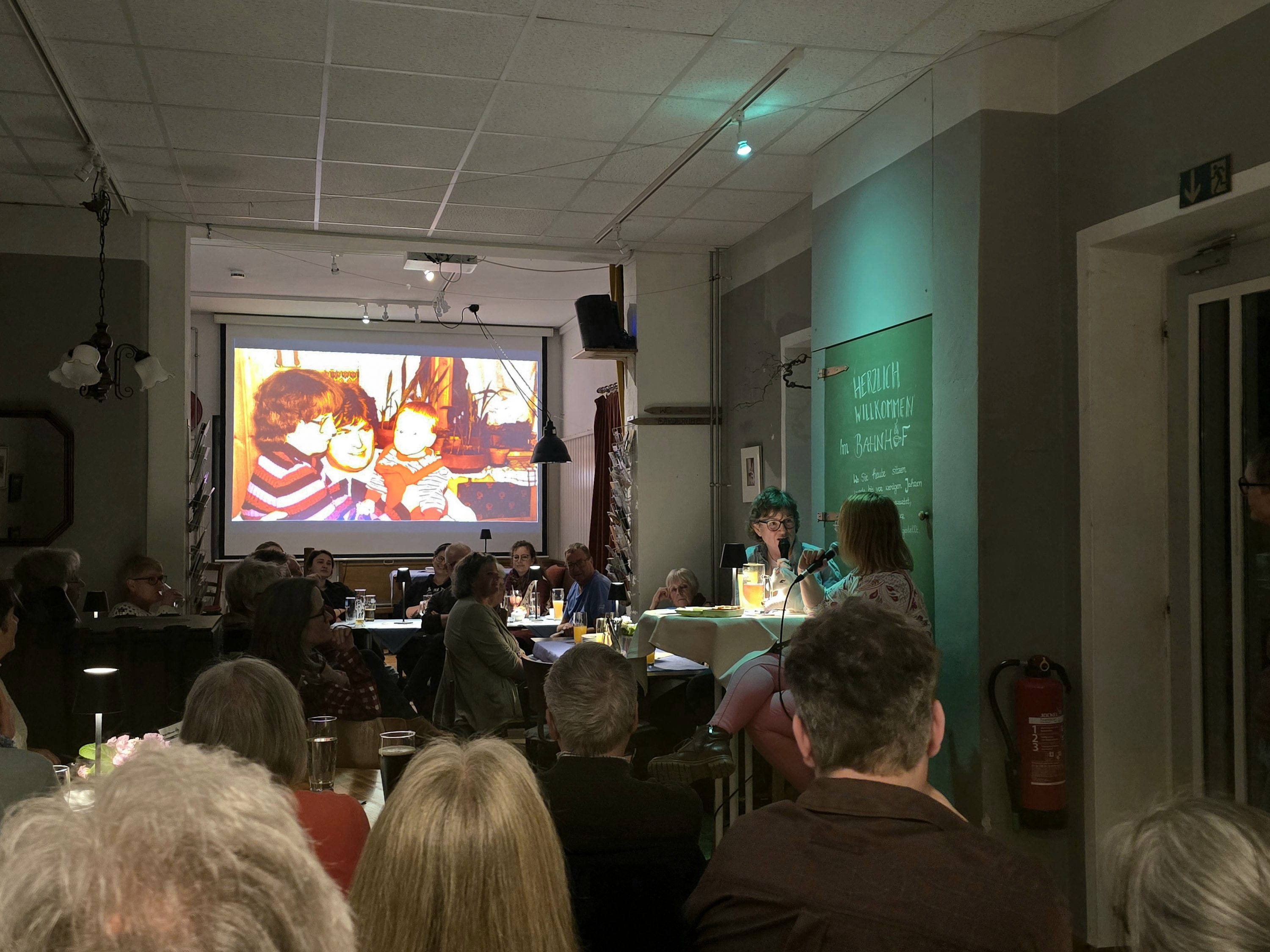 Ihre Bühne im Bahnhof